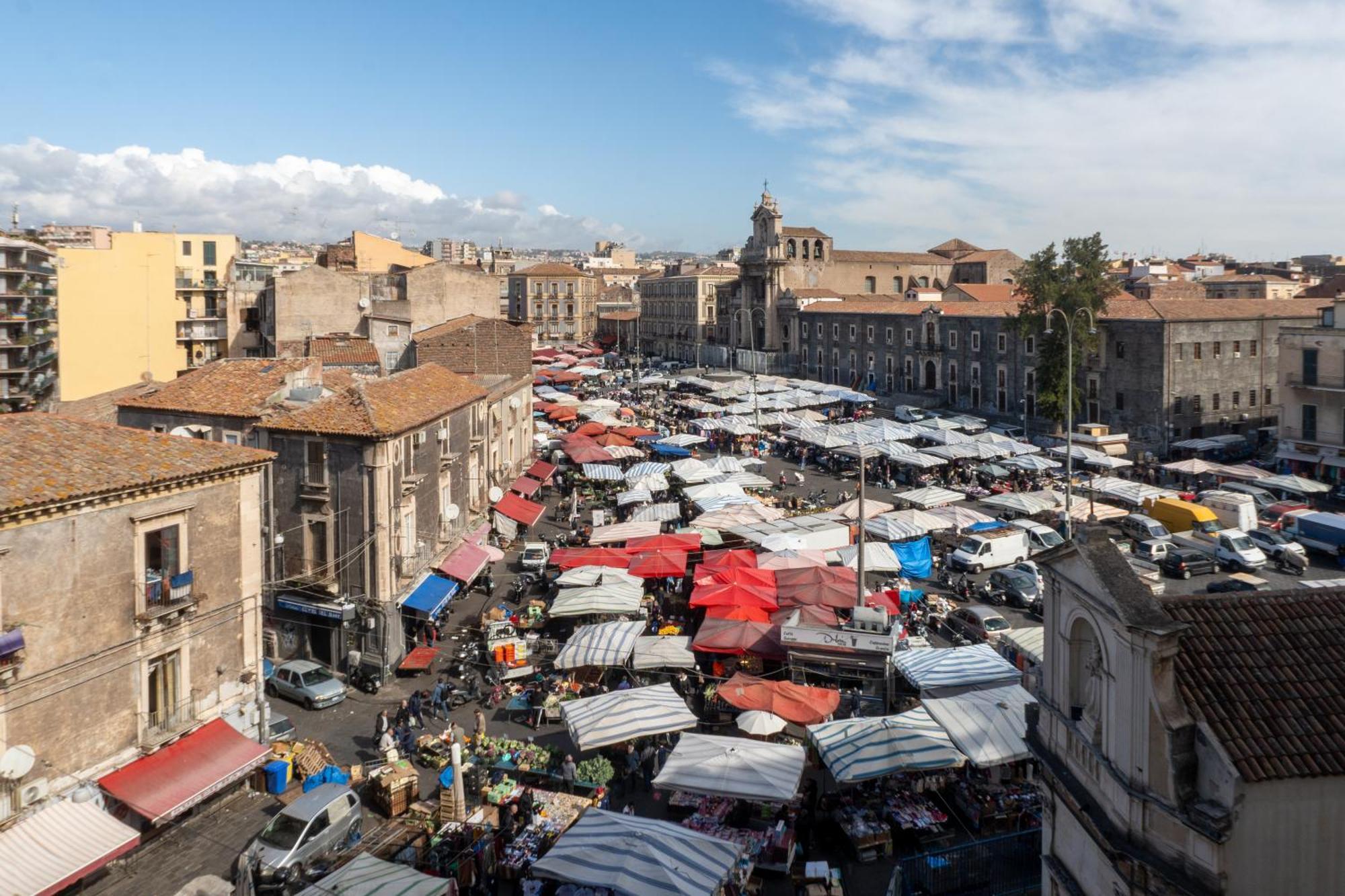 B&B I Miti Dell Etna Catania Centro Vicino Il Duomo Экстерьер фото